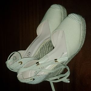 Womens Asos lace up Espadrille shoes, cream color sz 7.